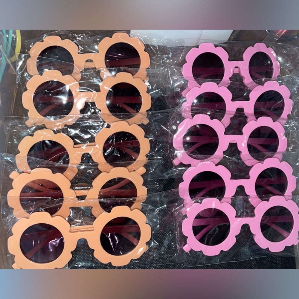 2 x $5 Kids sunglasses adorable